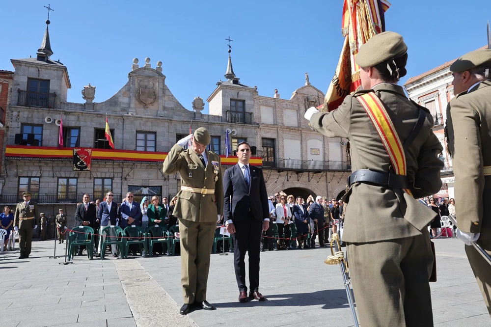 Presentación de la Jura de Bandera Civil en el Patio del Pozo de Medina del Campo. Yaiza Cobos ( REGRESAMOS )